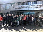 Студенты и сотрудники КГАСУ вместе с ректором Р.К. Низамовым приняли участие в общегородском субботнике