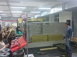 В учебном центре «ТехноНИКОЛЬ», расположенном в Казанском строительном колледже, студентам КГАСУ организовали мастер-класс по современным изоляционным материалам